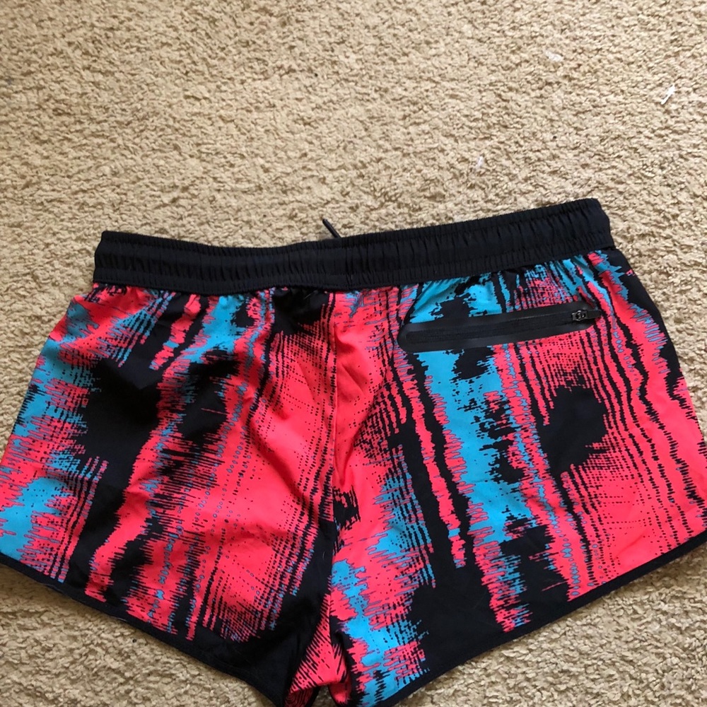 Fabletics running short - Picture 2 of 3